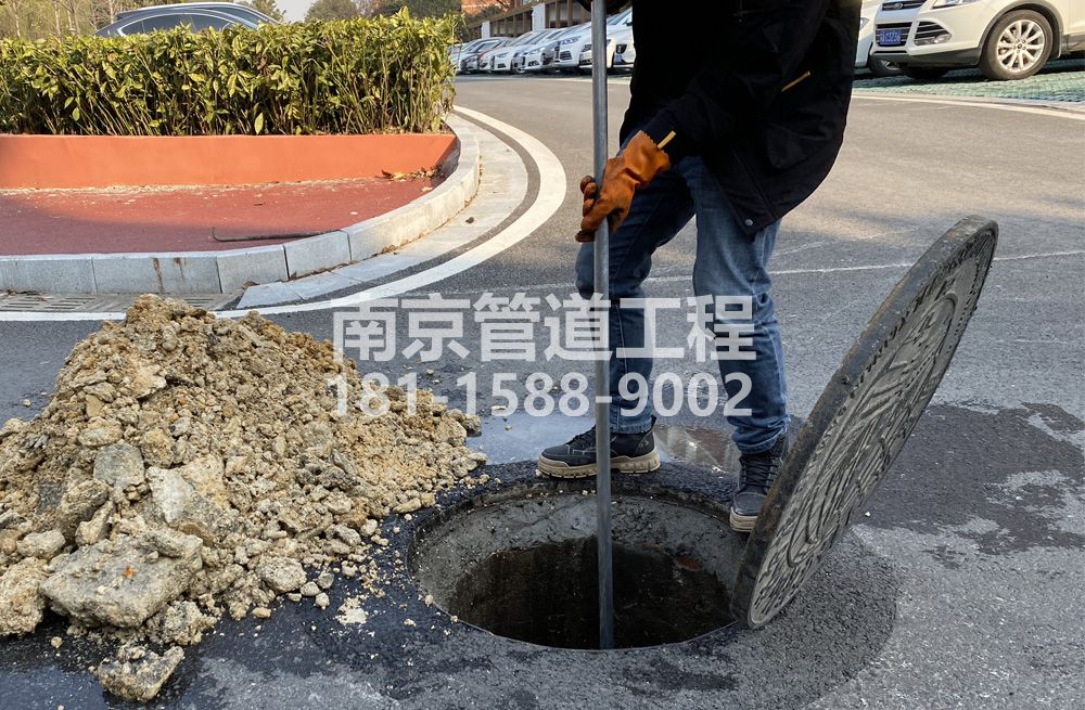 306大庄管道油块清理