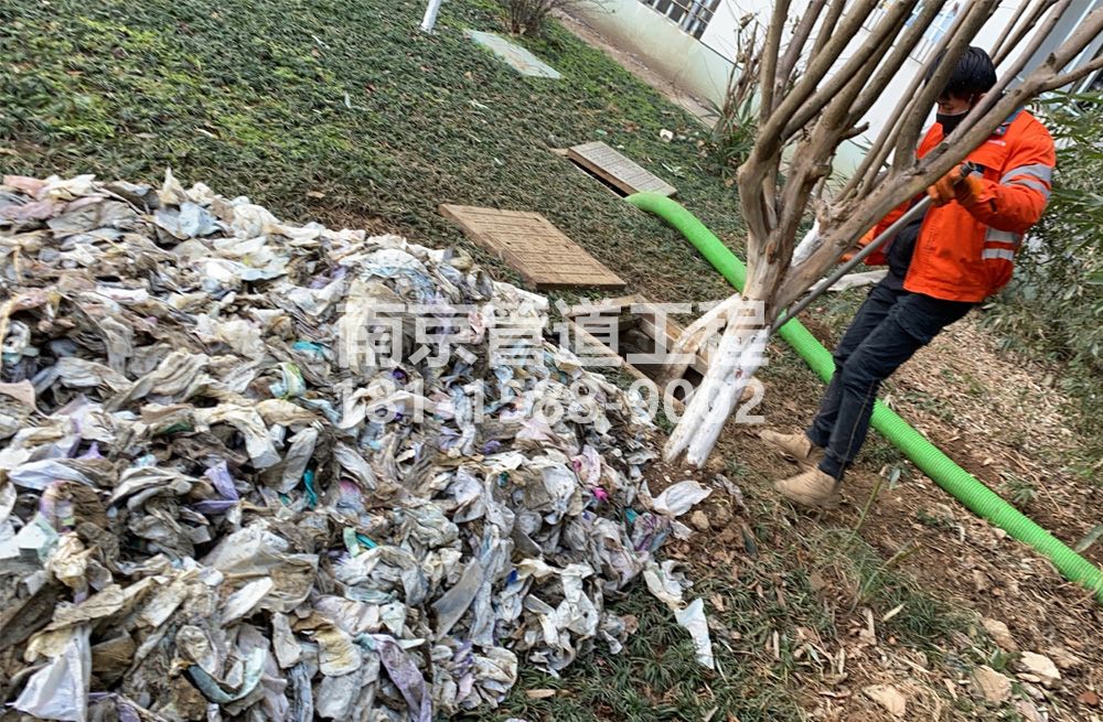 315大庄化粪池垃圾清理